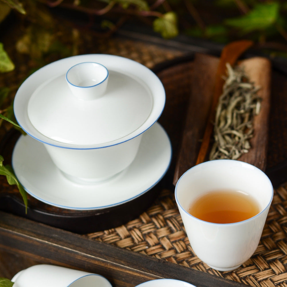 Gaiwan en céramique classique fait main Gohobi à bord bleu et blanc