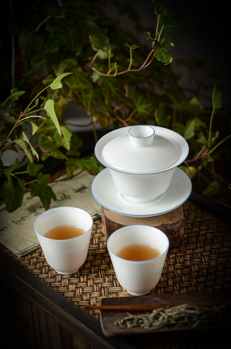 Gaiwan en céramique classique fait main Gohobi à bord bleu et blanc