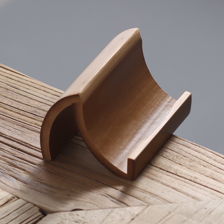 Gohobi Bamboo Pu'er Tea Cake Display Stand – Triangular Easel Shelf for Tea Ceremony Display