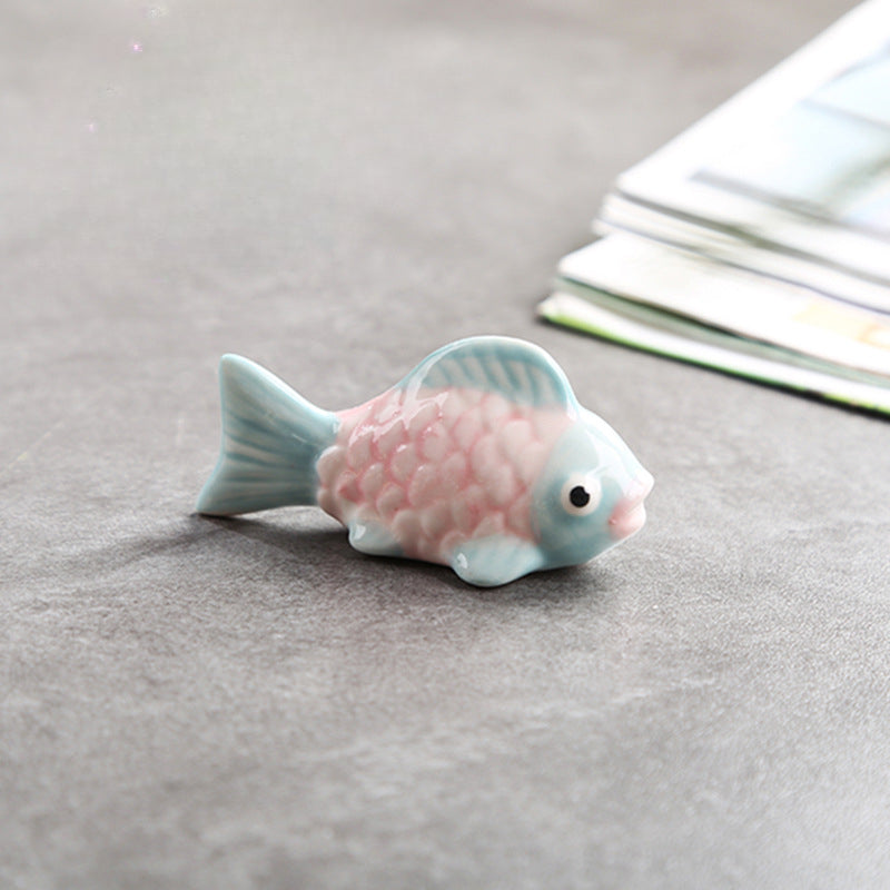 Gohobi Colourful Goldfish Chopstick Rest