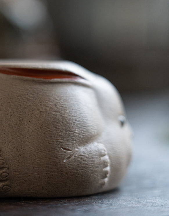 Tasse à thé en céramique faite à la main en forme de lapin de Gohobi