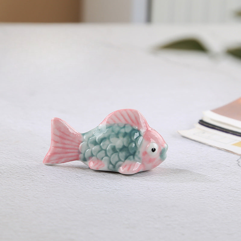 Gohobi Colourful Goldfish Chopstick Rest