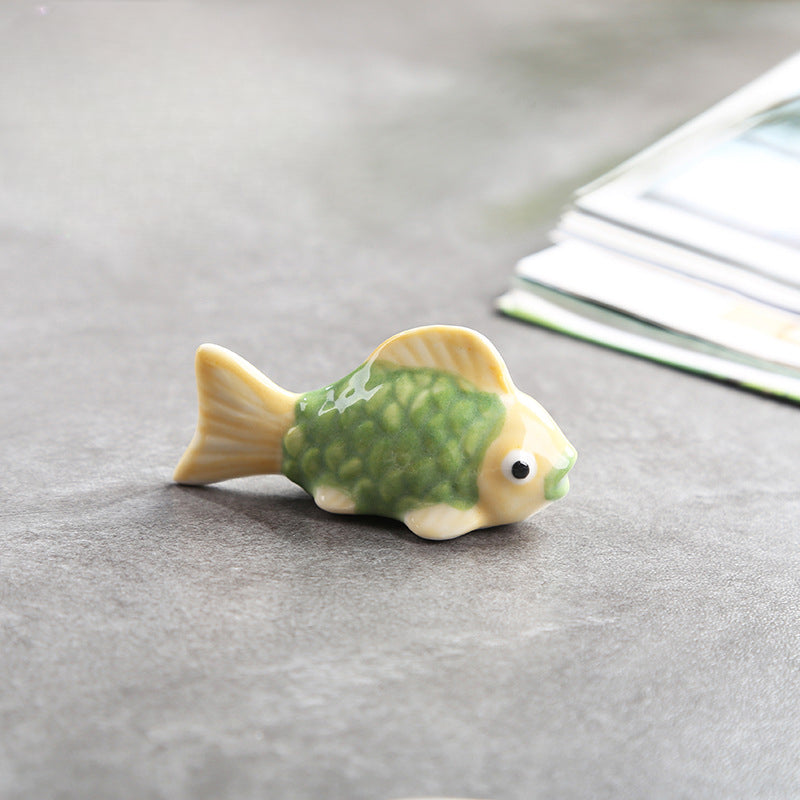 Gohobi Colourful Goldfish Chopstick Rest