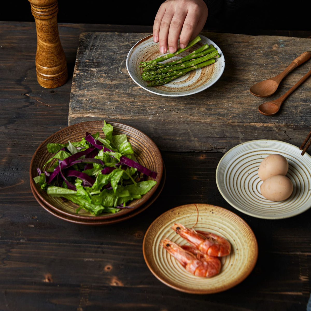 Assiette à pâtes en grès de style japonais faite à la main Gohobi