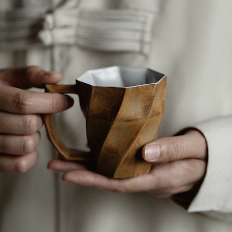 Tasse en grès faite à la main Gohobi pour tous les jours