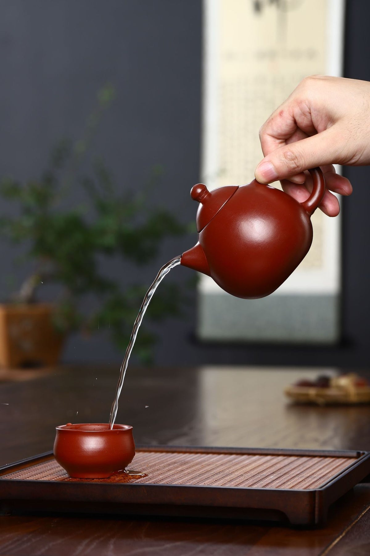 Gohobi Yixing Red Clay Dragon Egg Teapot (200 ml)