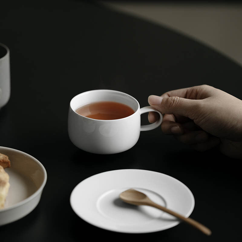 Tasse à café en argile blanche et jade en céramique élégante faite à la main par Gohobi