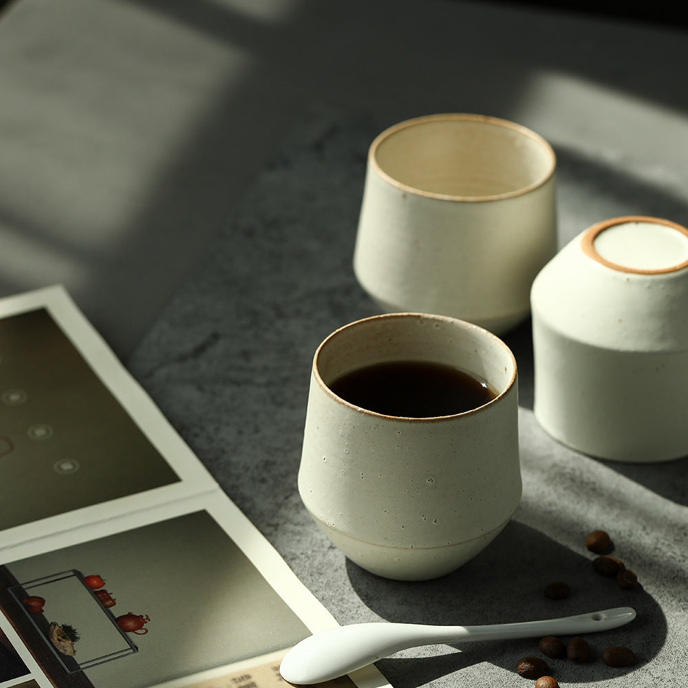 Gohobi Tasse à thé blanche Kohiki en céramique classique et moderne faite à la main