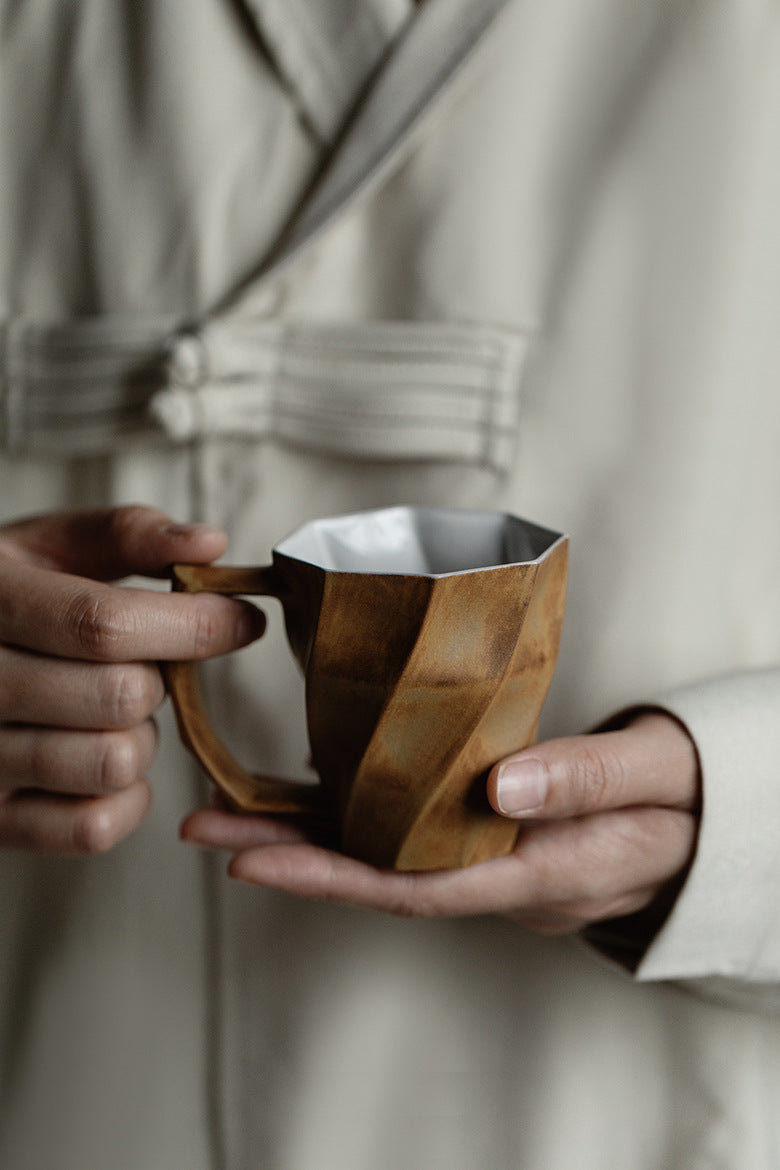 Tasse en grès faite à la main Gohobi pour tous les jours