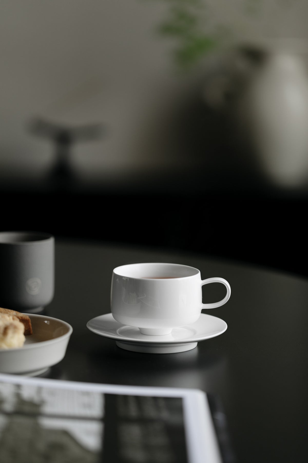 Tasse à café en argile blanche et jade en céramique élégante faite à la main par Gohobi