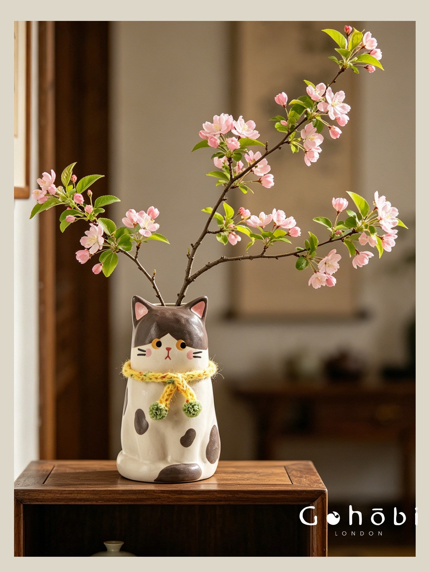 Gohobi Cute Cat Ceramic Vase – Handmade Jingdezhen Ikebana Flower Vase
