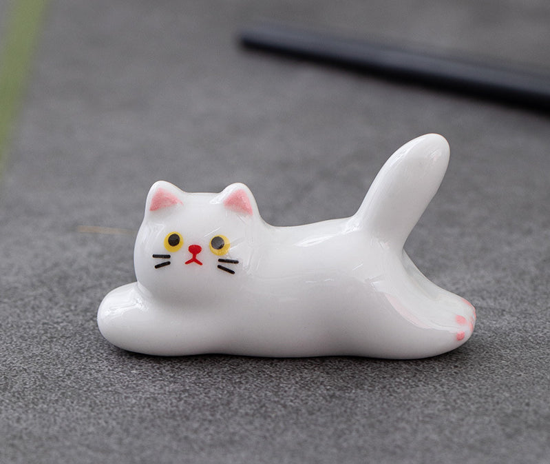 Gohobi Ceramic Lying Cat Chopstick Rest