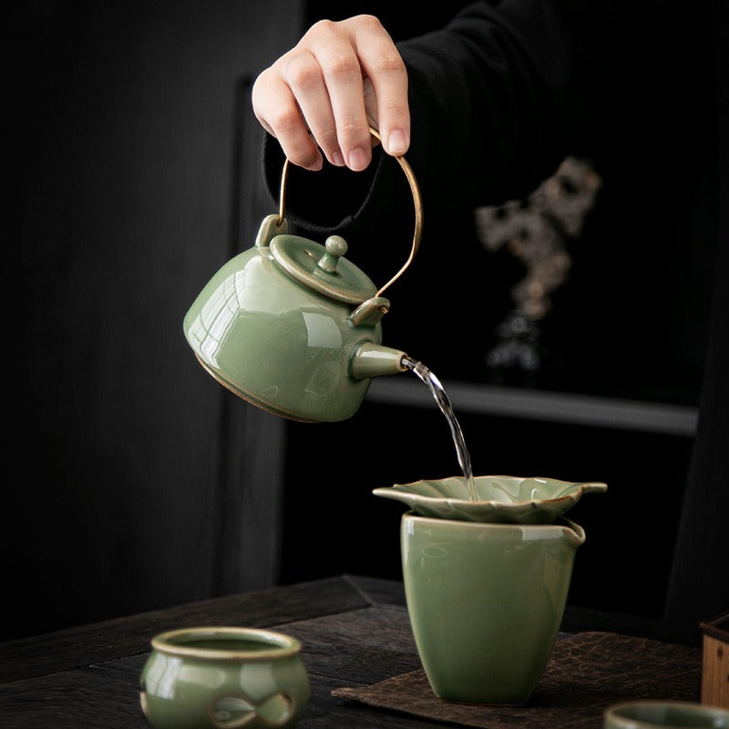 Gohobi Vintage Ceramic Teapot with Handle