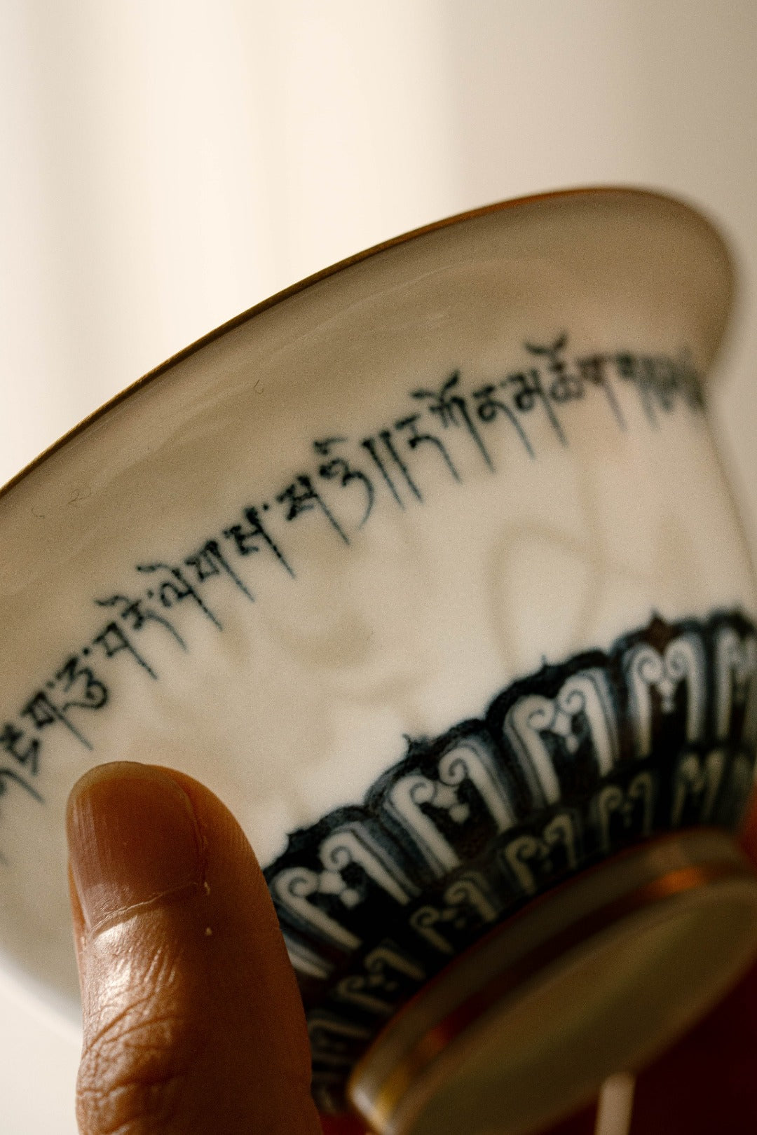 [清本源 x Gohobi Gallery] Blue & White Douli Gaiwan with Inner-Impressed Lotus Motif – “Ode to Peace” Design (110ml)