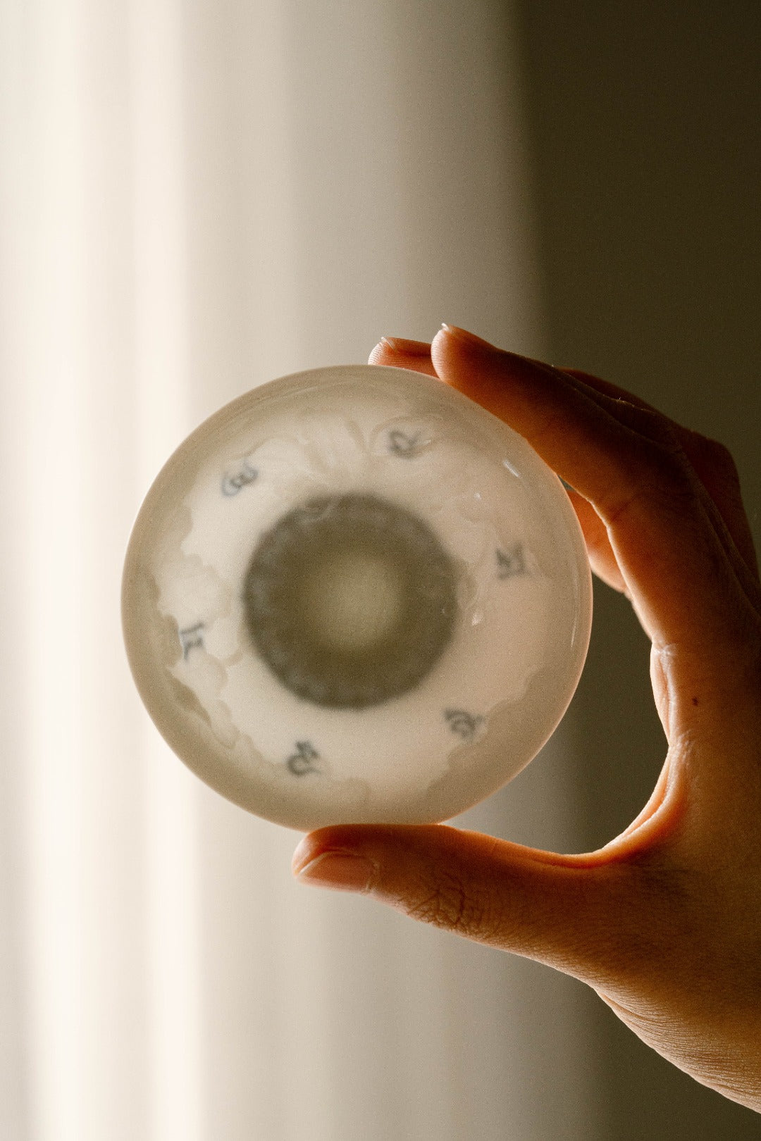 [清本源 x Gohobi Gallery] Blue & White Douli Gaiwan with Inner-Impressed Lotus Motif – “Ode to Peace” Design (110ml)