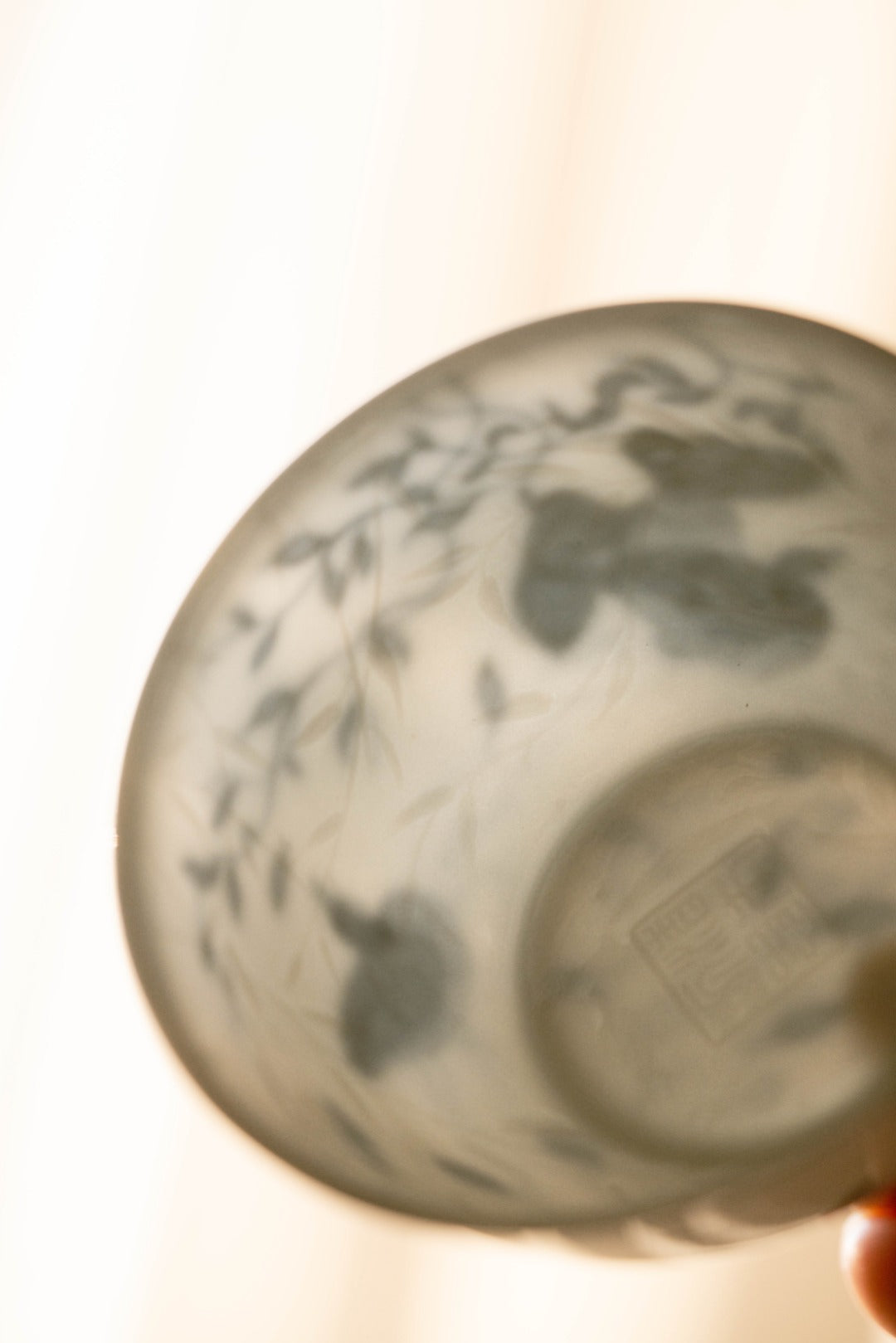 [清本源 x Gohobi Gallery] Blue & White Chicken Cup with Inner-Impressed Willow Leaf Motif – “Ducks at Play by the Willow Pond” Design (80ml)