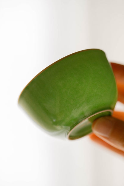 [清本源 x Gohobi Gallery] Melon-Green Glazed Cup with Inner-Impressed Moonlight Pattern