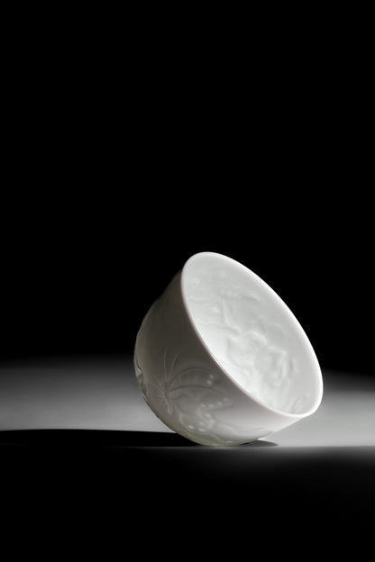 [清本源 x Gohobi Gallery] Thin-Body Sweet White Five Peach Butterfly Linglong Cup – Reclining Foot Form (80ml)