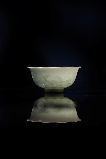 [清本源 x Gohobi Gallery] Thin-Body Sweet White Floral Cup with Inner-Impressed Shadow Dragon Motif (80ml)