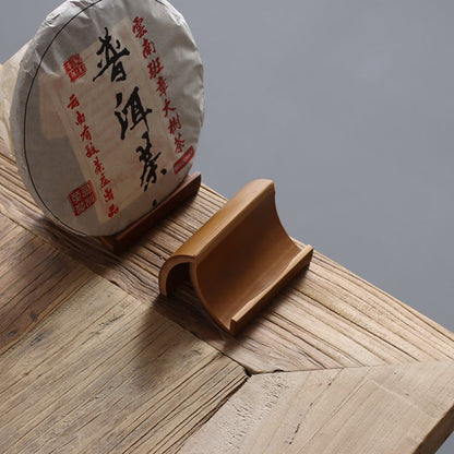 Gohobi Bamboo Pu'er Tea Cake Display Stand – Triangular Easel Shelf for Tea Ceremony Display