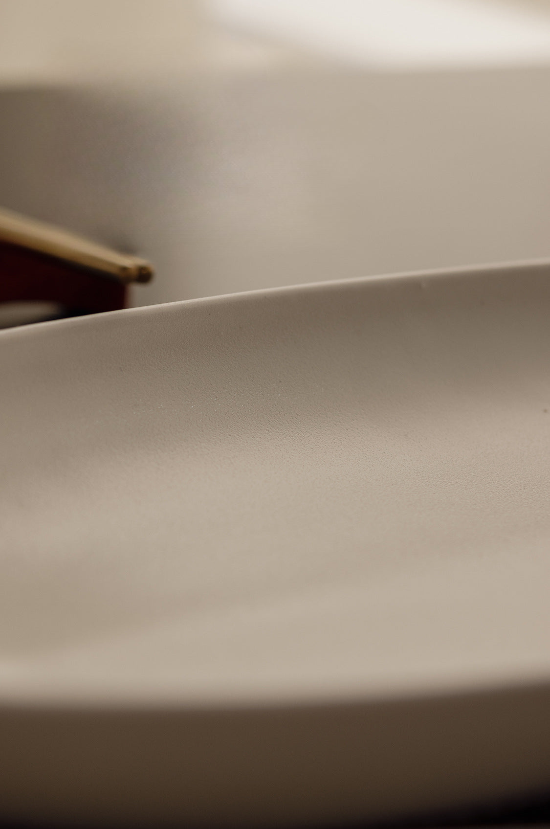 Gohobi Painted Matte Long Kwai Kou Plate