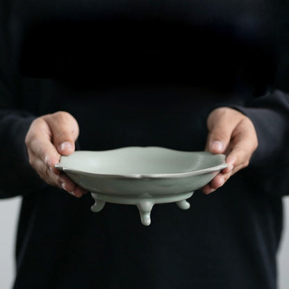 Gohobi Ru Kiln Three-Legged Ikebana Planter – Ice Crackle Celadon Ceramic Narcissus Bowl
