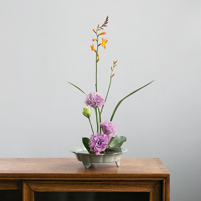 Gohobi Ru Kiln Three-Legged Ikebana Planter – Ice Crackle Celadon Ceramic Narcissus Bowl
