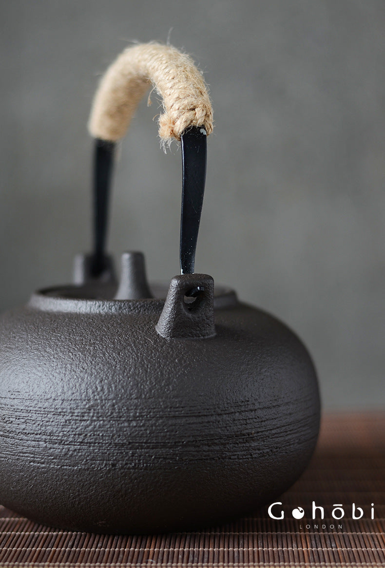 Gohobi Ceramic Tea Kettle – Handmade Household Pottery Teapot (900ml)