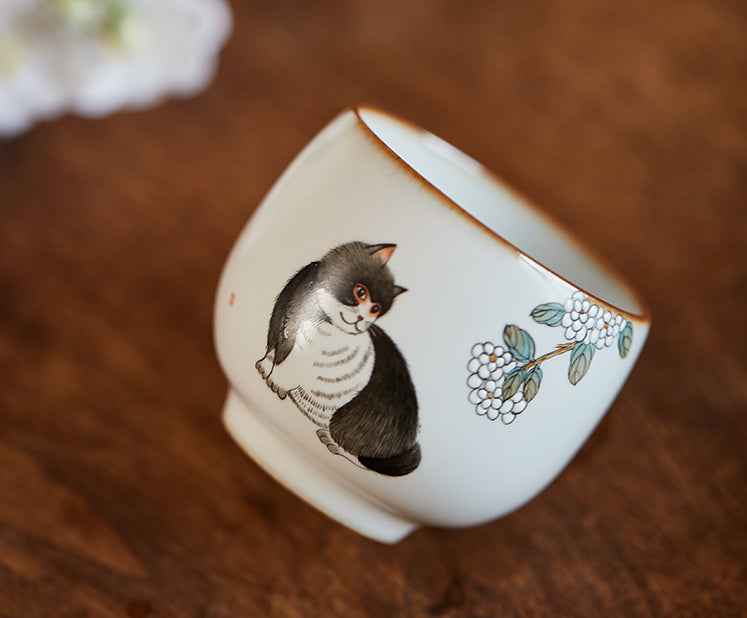 Gohobi Hand-painted Black & White Cat Hydrangeas Ceramic Tea Cup
