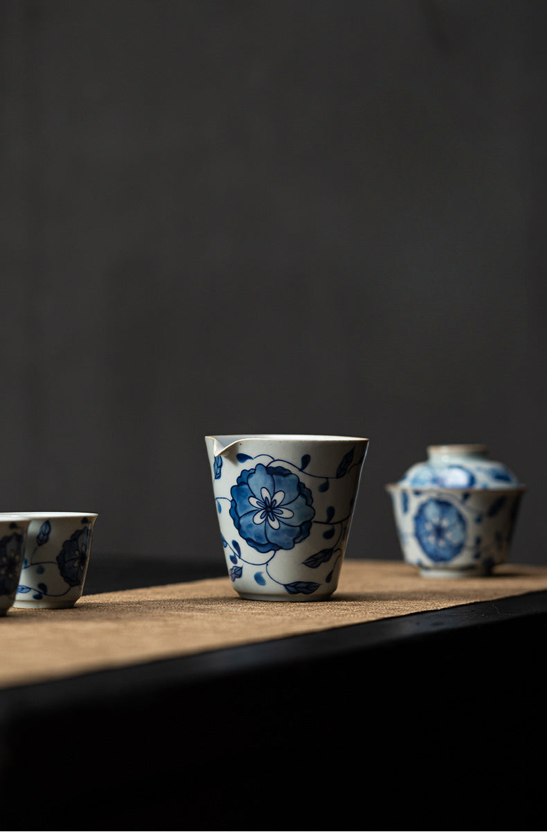 Gohobi Blue and White Twining Lotus Fair Cup