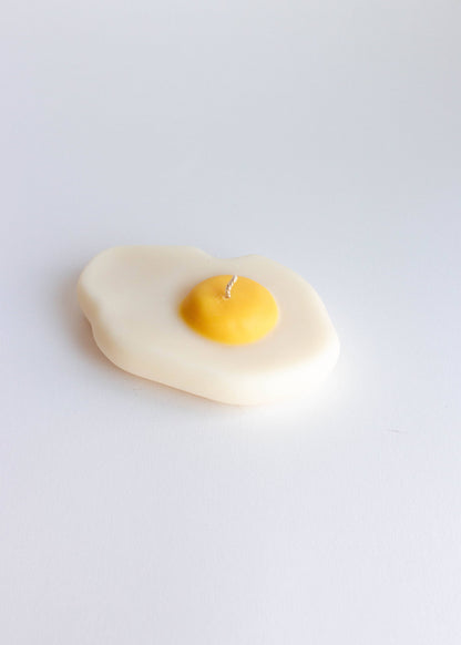 HereThe Oeuf au Plat / Fried Egg Candle