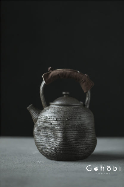 Gohobi Nanbanyaki Style Fireplace-Boiled Teapot – Handmade Wabi-Sabi Dual-Purpose Kettle (900ml)