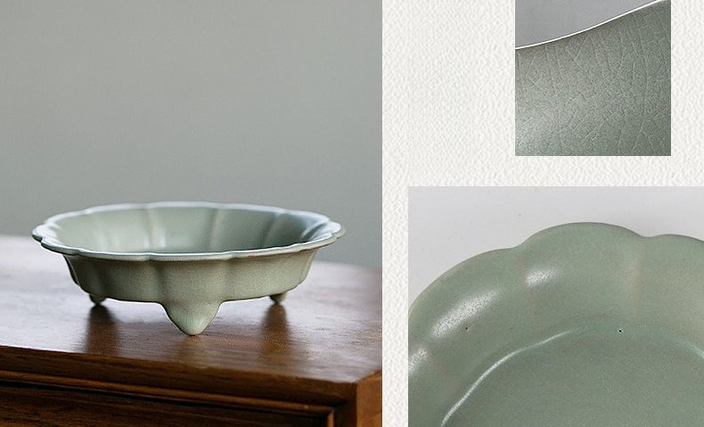 Gohobi Ru Kiln Three-Legged Ikebana Planter – Ice Crackle Celadon Ceramic Narcissus Bowl