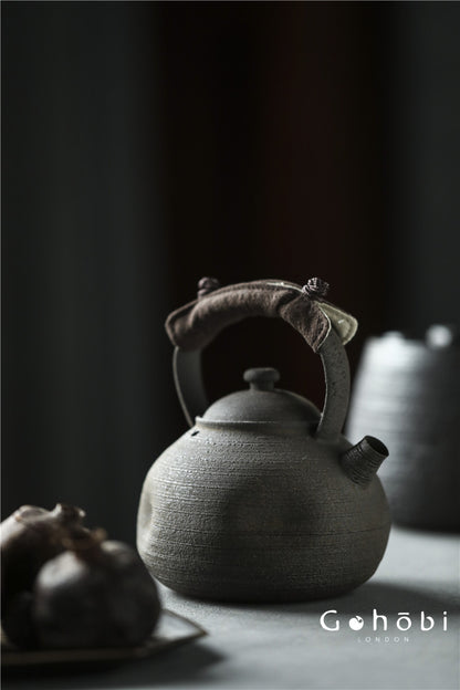 Gohobi Nanbanyaki Style Fireplace-Boiled Teapot – Handmade Wabi-Sabi Dual-Purpose Kettle (900ml)