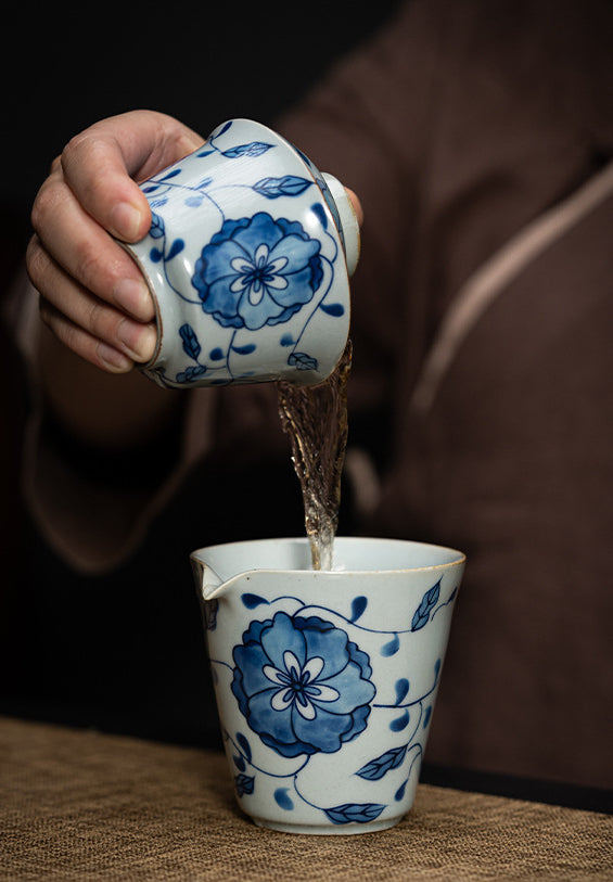 Gohobi Blue and White Twining Lotus Fair Cup