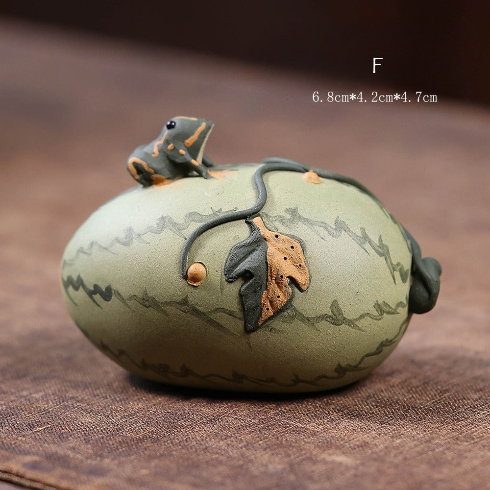 Gohobi Yixing Purple Clay Gourd Frog Tea Pet – Handmade Water-Spraying Ornament