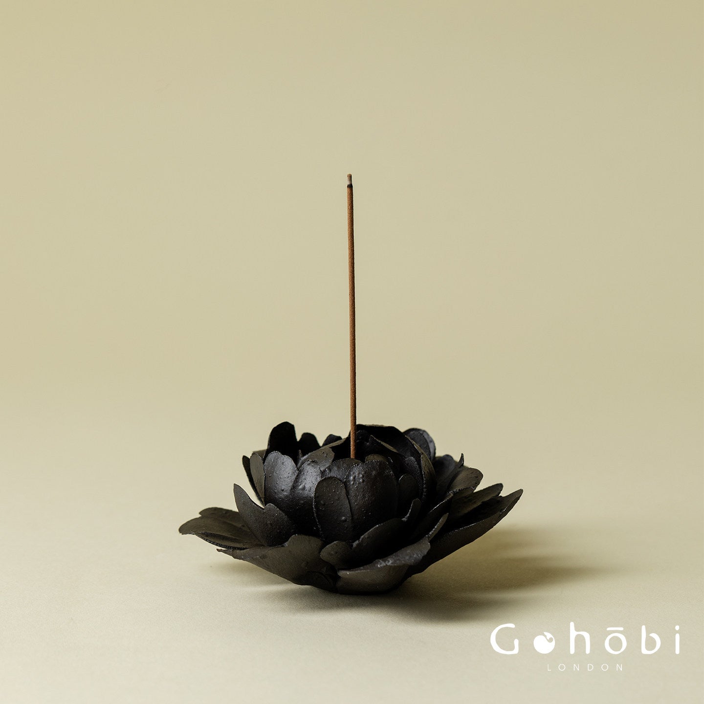 Gohobi Handmade Floral Incense Holder 002 - Black Peony and White Rose