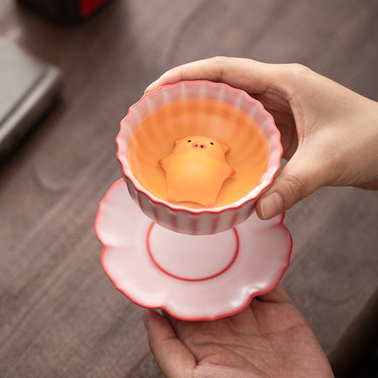 Gohobi Lying Pig Teacup (Tea coaster is sold separately)
