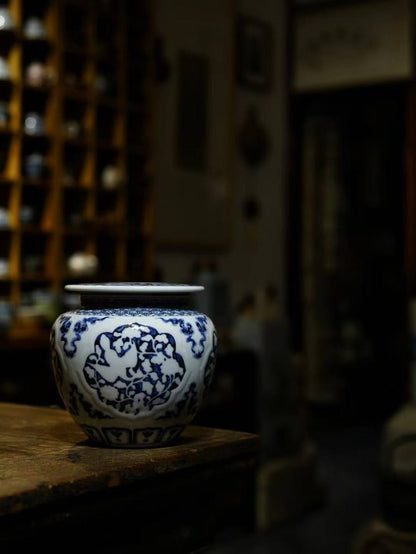 [蔓生敘古x Chingshui Tang] Wood-Fired Chai Kiln Blue & White Floral Bird Jar – 8.5cm Opening, 13.3cm Height