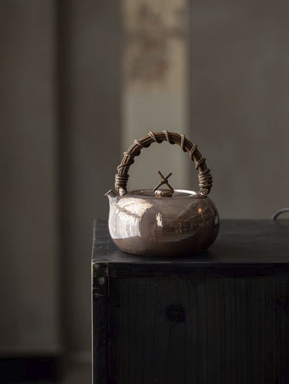 [蔓生敘古x Chingshui Tang] Kitamura One-Piece Forged Silver Teapot – 424g Hand-Hammered Fine Silver Teaware by Kitamura Studio