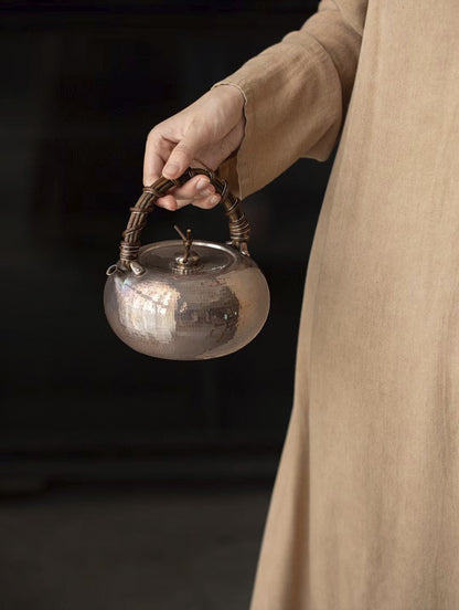 [蔓生敘古x Chingshui Tang] Kitamura One-Piece Forged Silver Teapot – 424g Hand-Hammered Fine Silver Teaware by Kitamura Studio