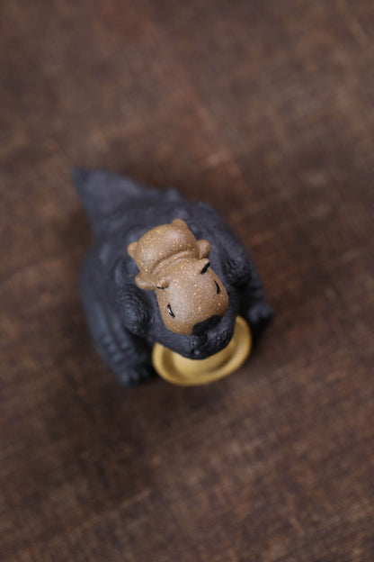 Gohobi Zisha Capybara & Crocodile Tea Pet Figurine