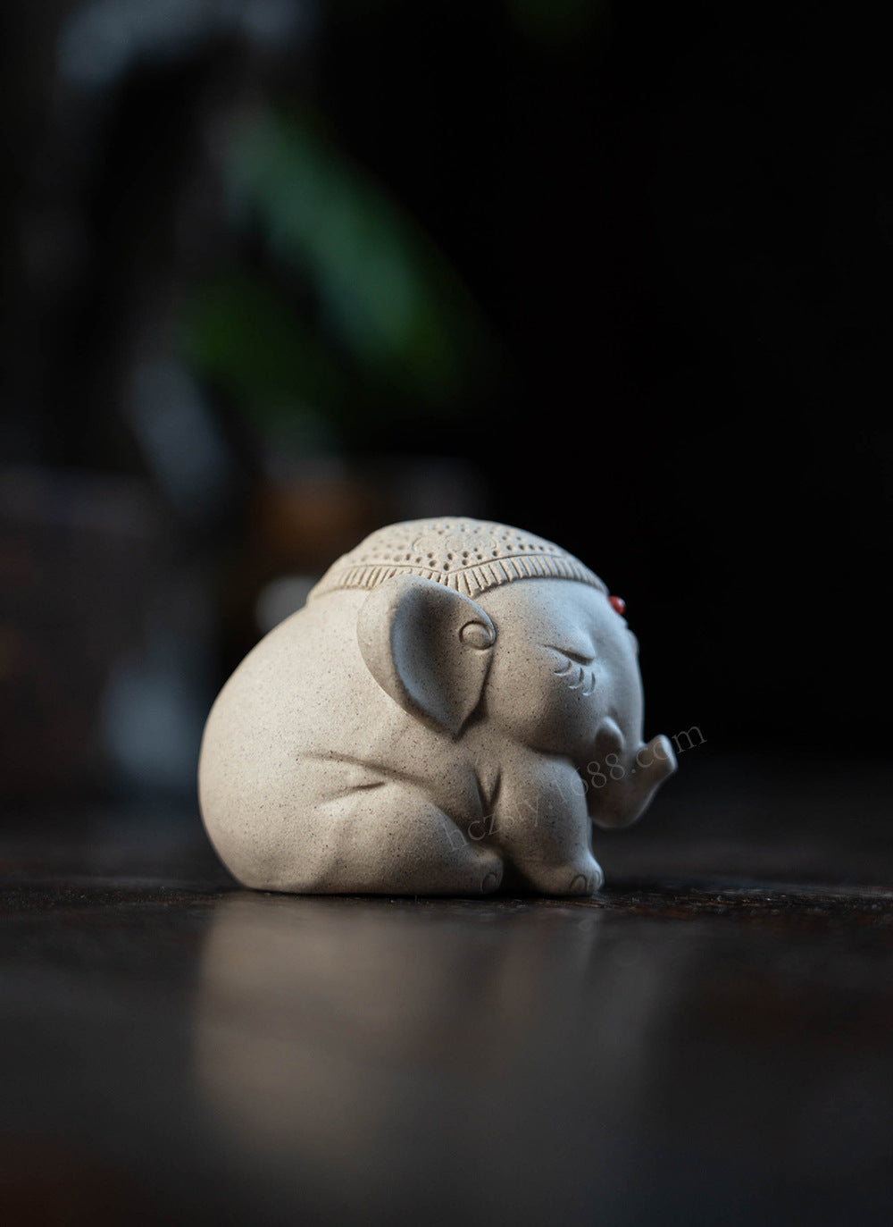 Gohobi Handmade Ceramic YiXing Clay Elephant Ornament Tea pet