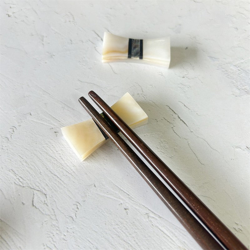 Gohobi Shell Chopstick Rest