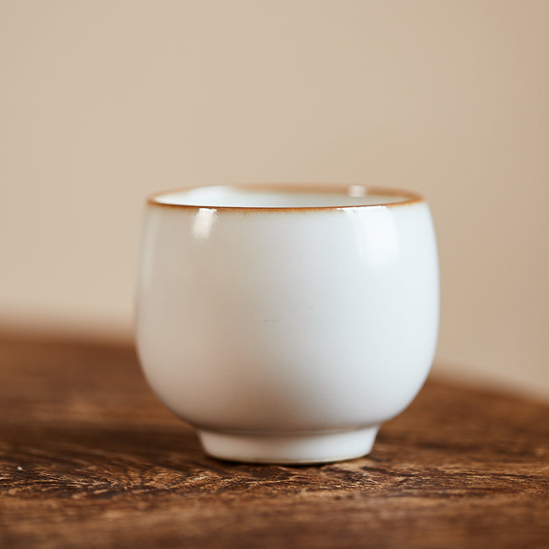 Gohobi Hand-painted Black & White Cat Hydrangeas Ceramic Tea Cup