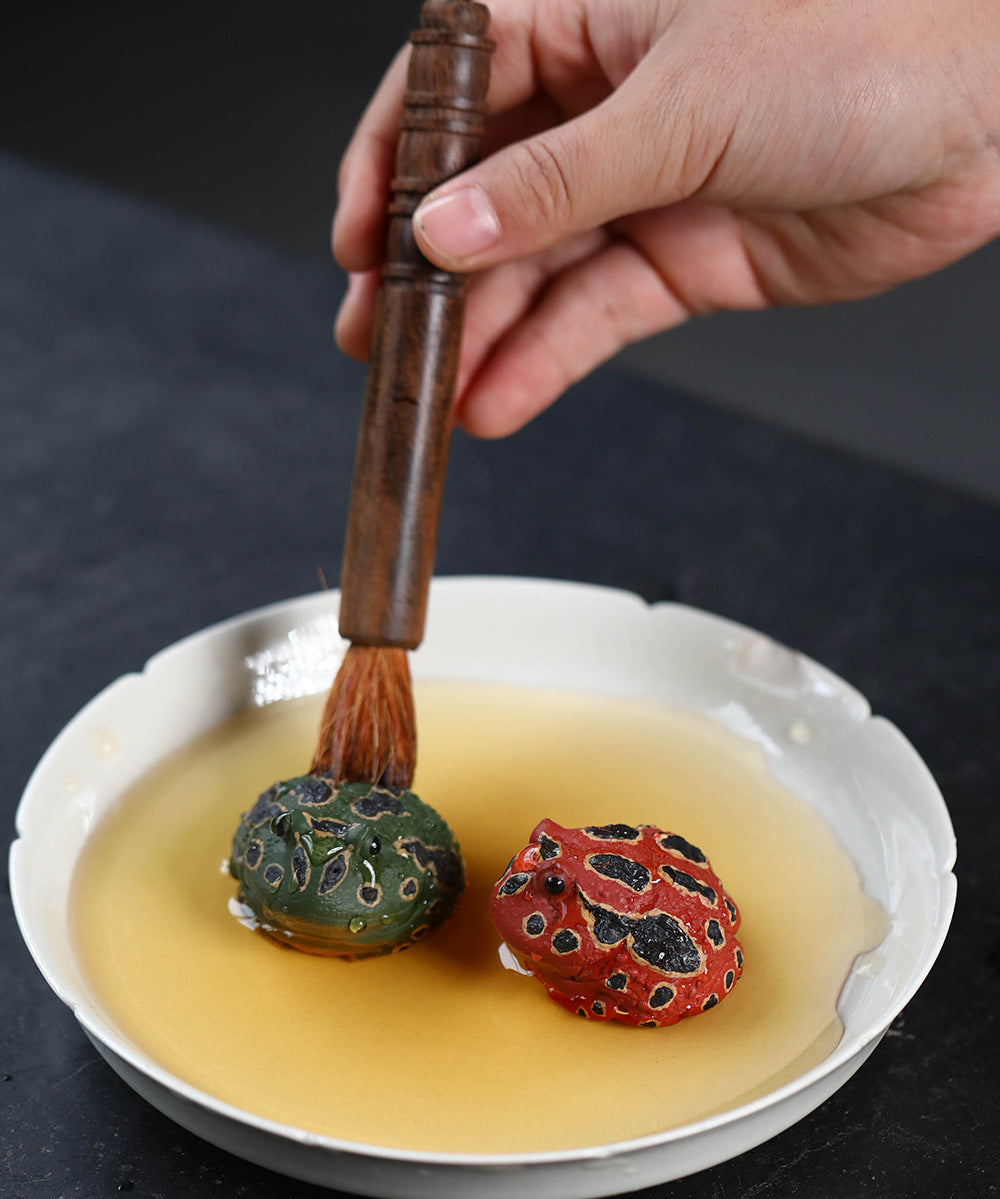 Gohobi Handmade Ceramic YiXing Clay Lucky Toad Ornament Tea pet