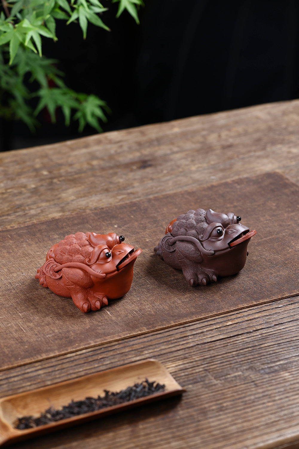 Gohobi Yixing Purple Clay Flame Golden Toad Tea Pet – Handmade Lucky Three-Legged Toad Ornament