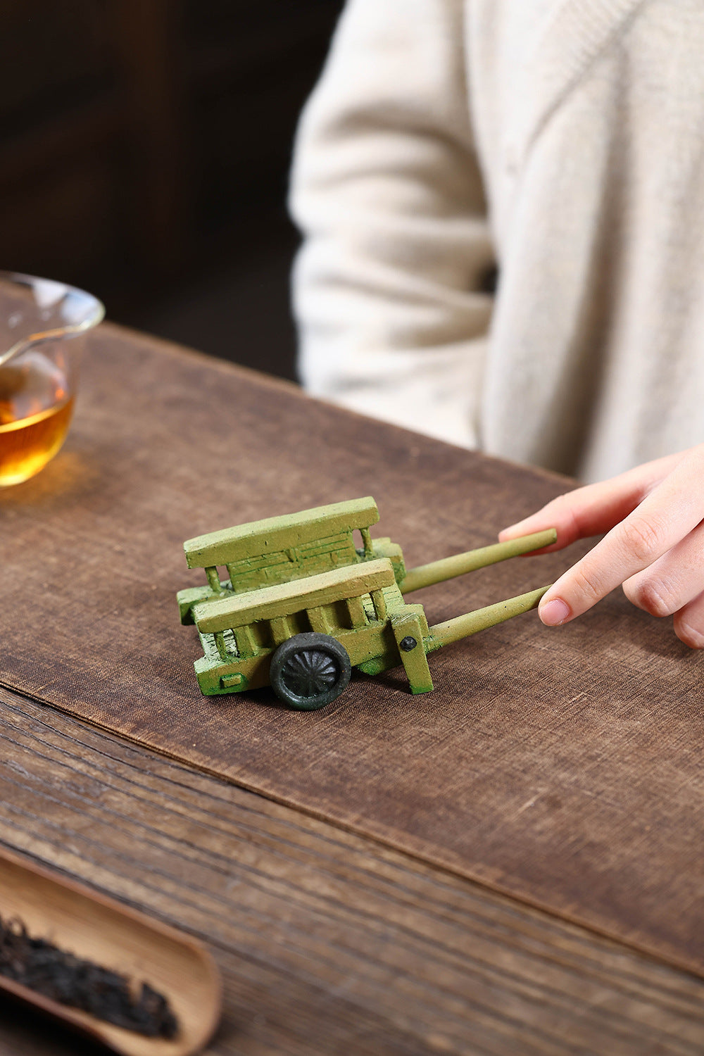 Gohobi Yixing Purple Clay Bamboo Trolley Tea Pet – Handmade Tea Table Ornament