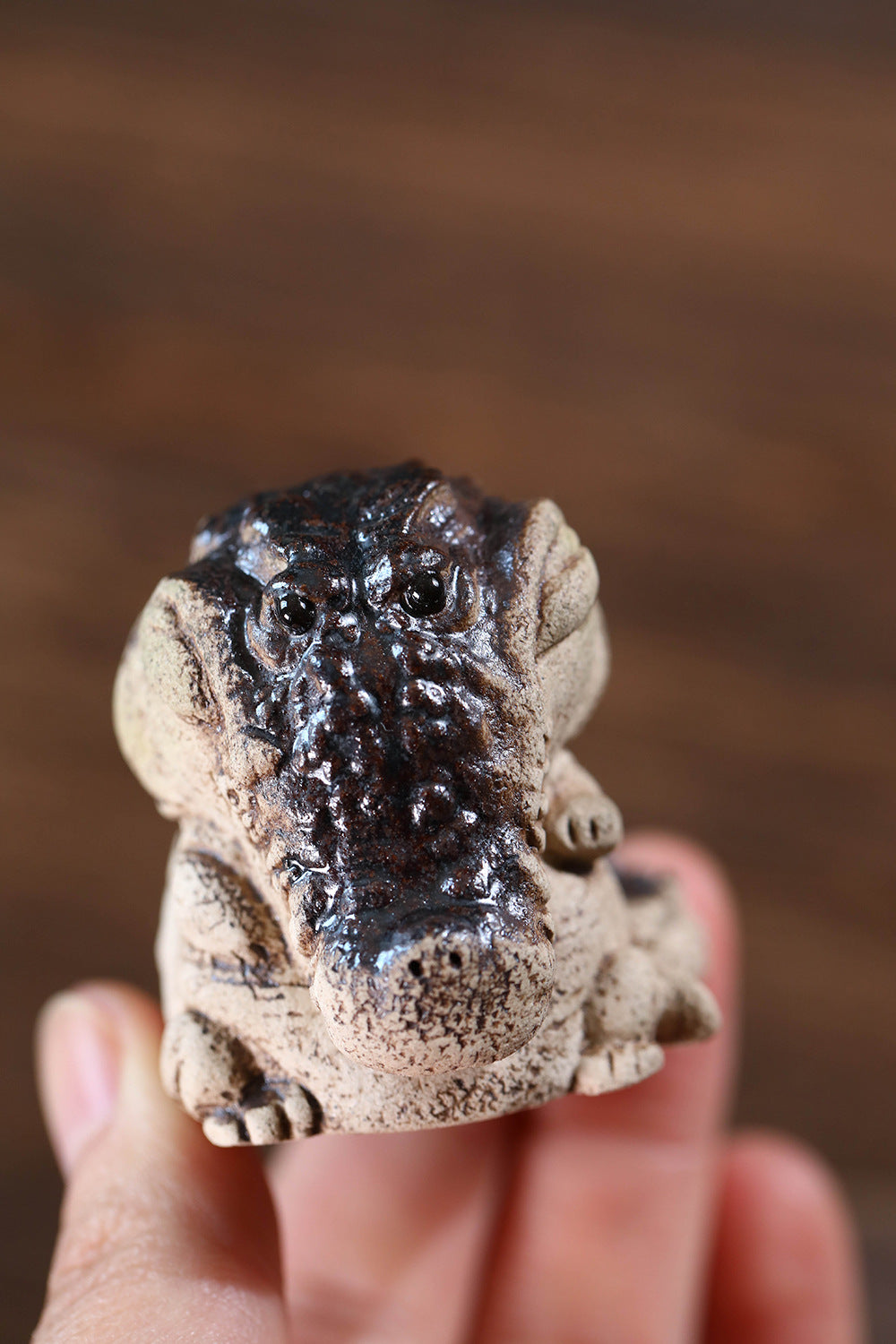 Gohobi Yixing Purple Clay Crocodile Tea Pet – Handmade Wealth Guardian Tea Table Ornament