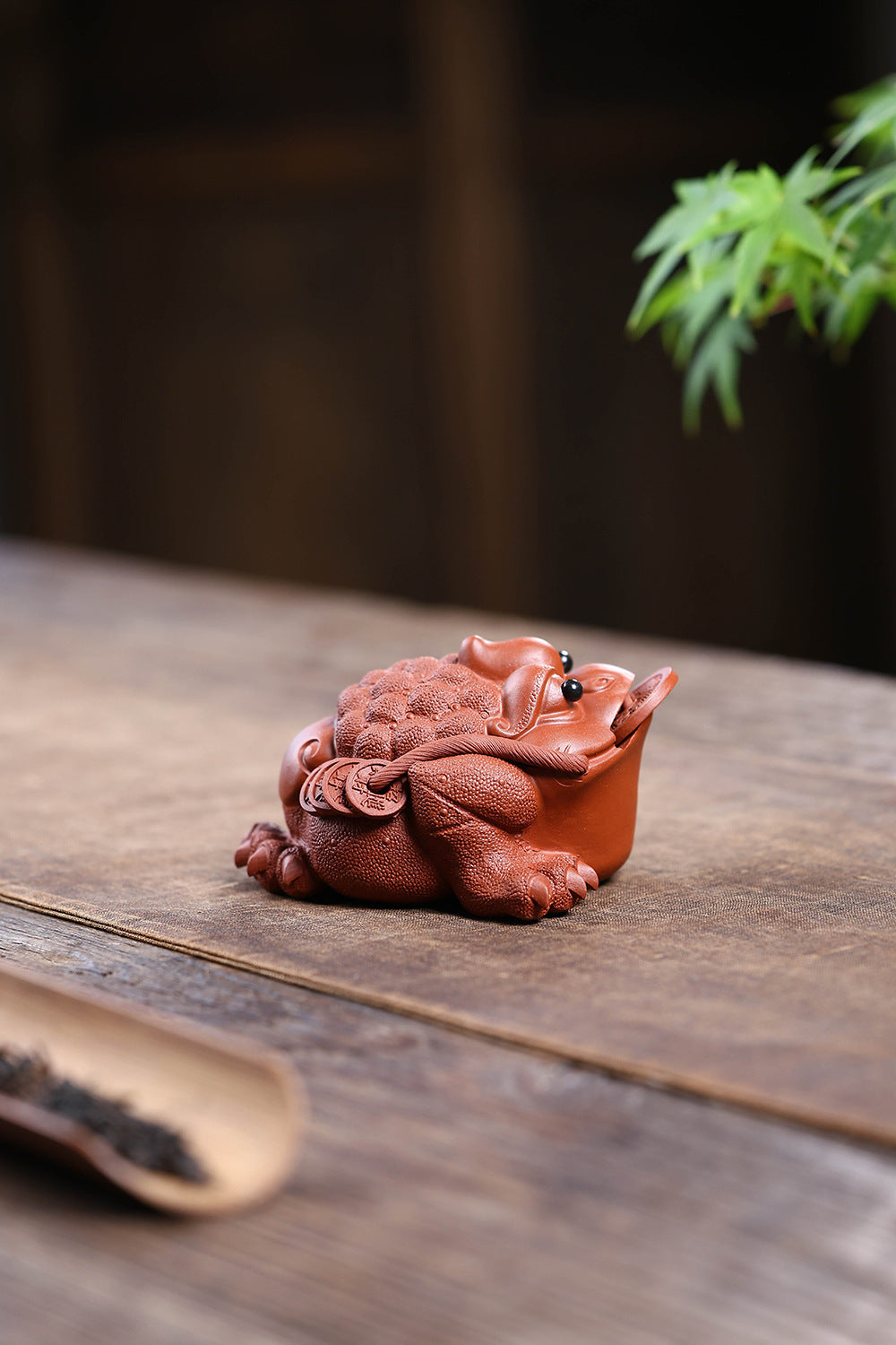 Gohobi Yixing Purple Clay Flame Golden Toad Tea Pet – Handmade Lucky Three-Legged Toad Ornament